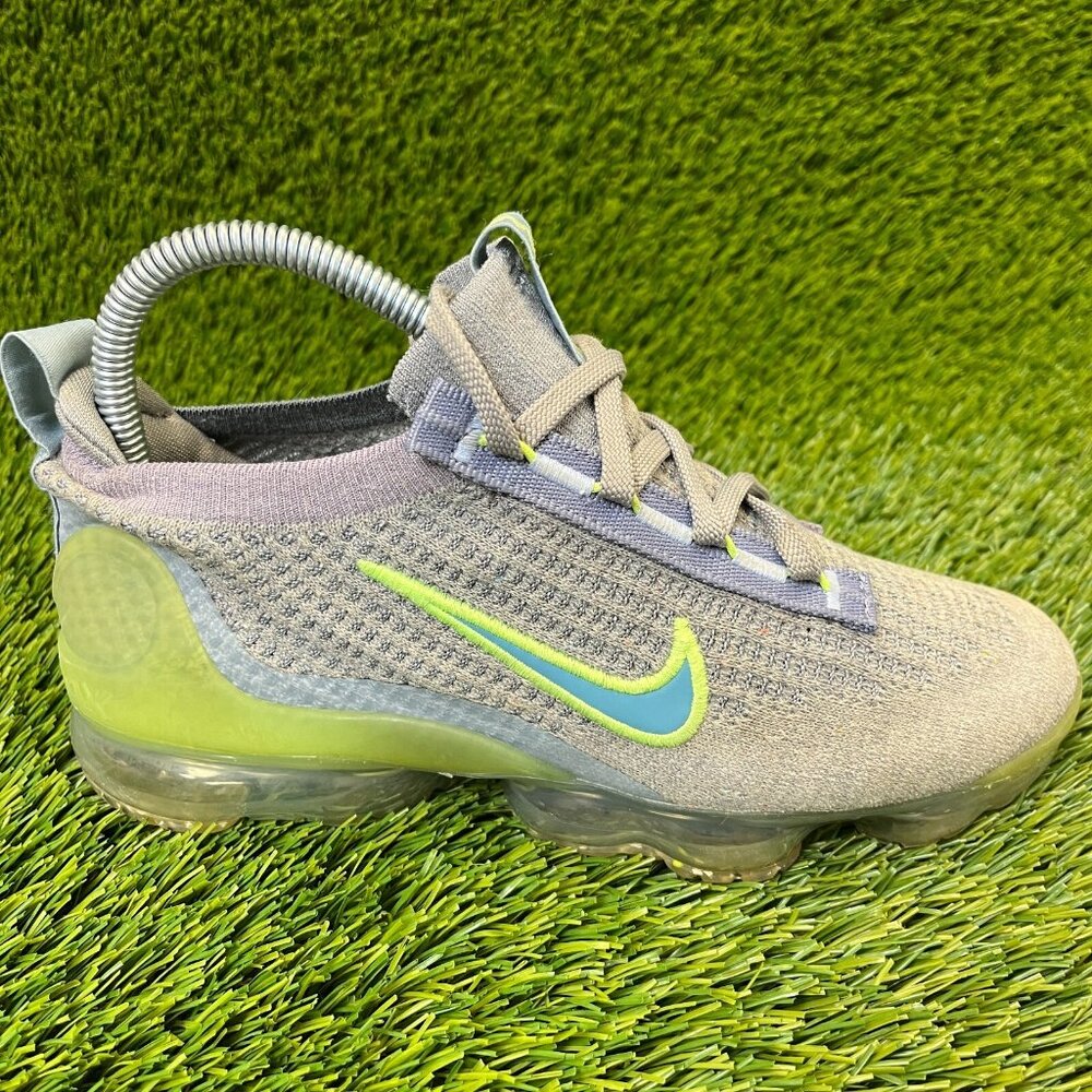 Nike Air VaporMax 2021 FK Boys Size 4.5Y Gray Walking Running Shoes Sneakers